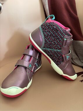 NWT Plae hightop sneaker, shiny pink/purple, sz 4 youth, comfy & cute, style:MAX